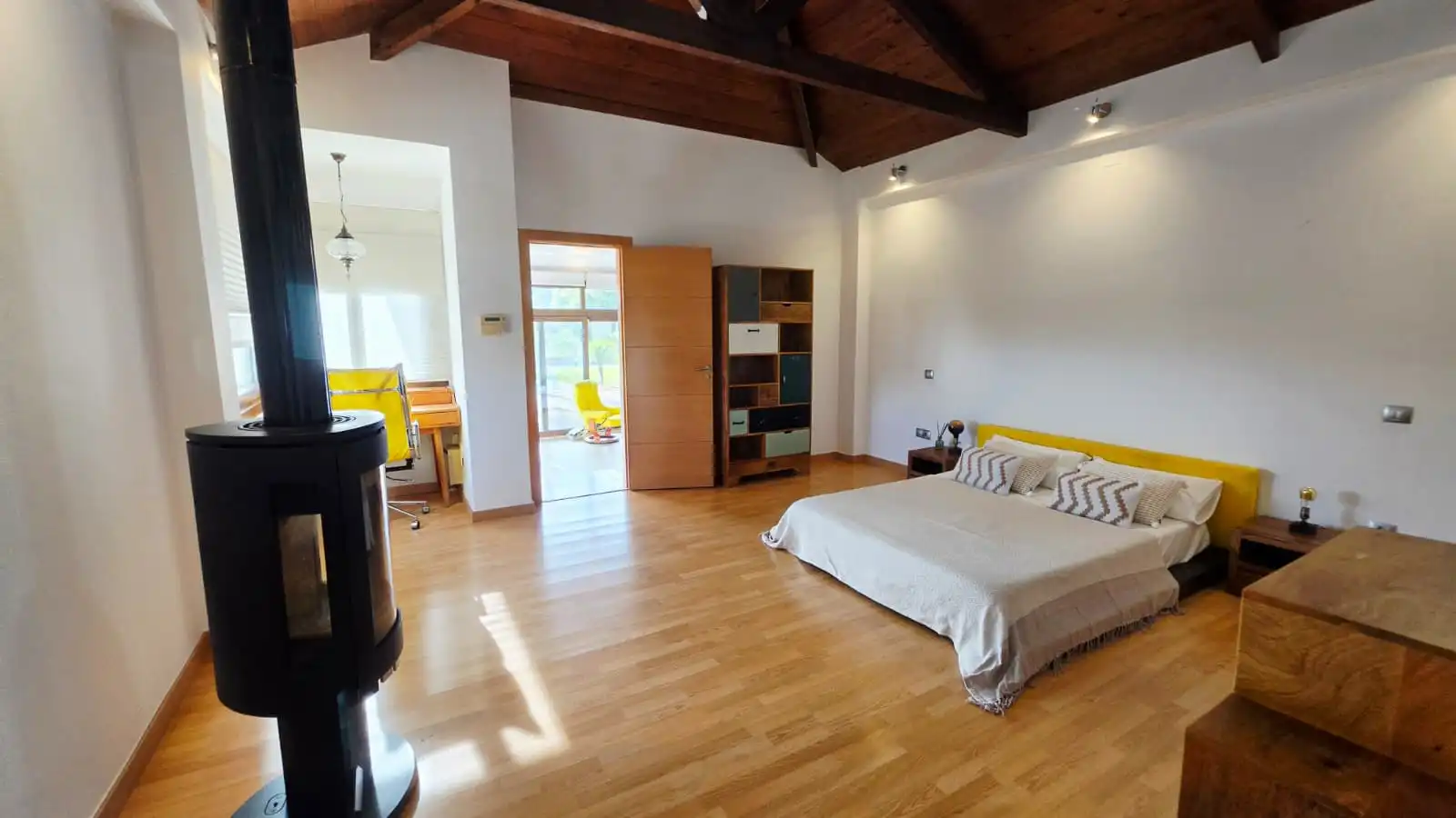 Sala d'estar de Casa o xalet en venda en Fuengirola amb Aire condicionat, Jardí privat i Terrassa