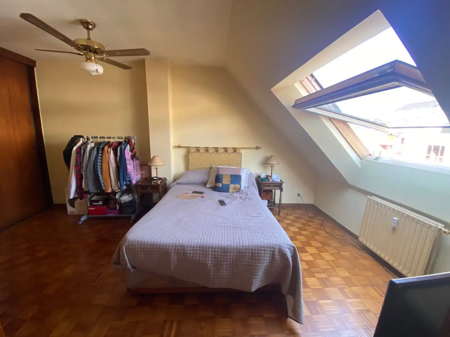 Habitación de Piso en venta en Oviedo  con Calefacción