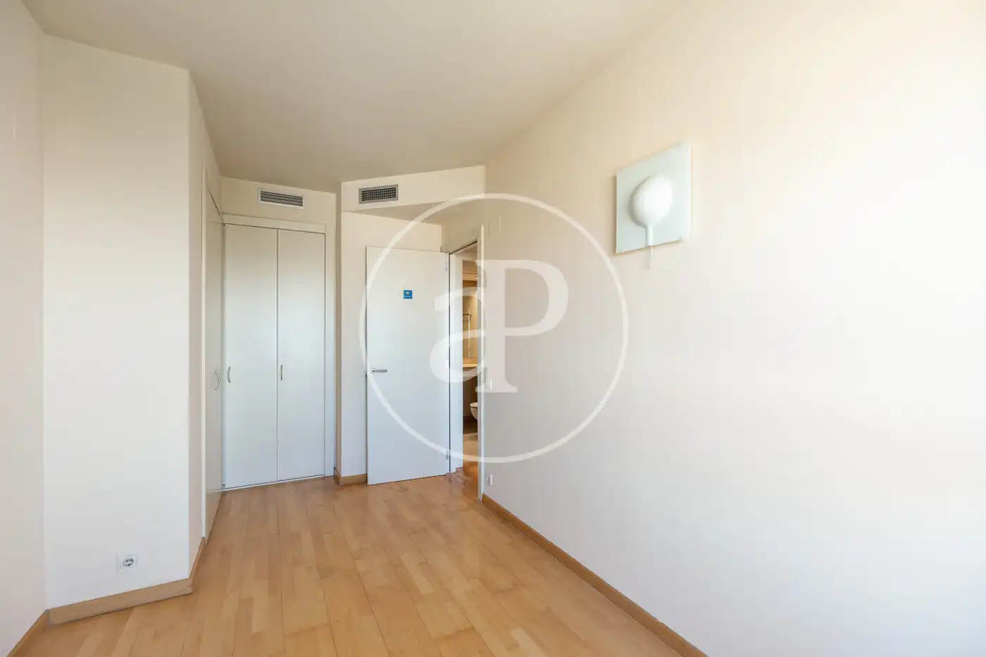 Piso en venta en Barcelona con Aire acondicionado, Calefacción y Jardín privado