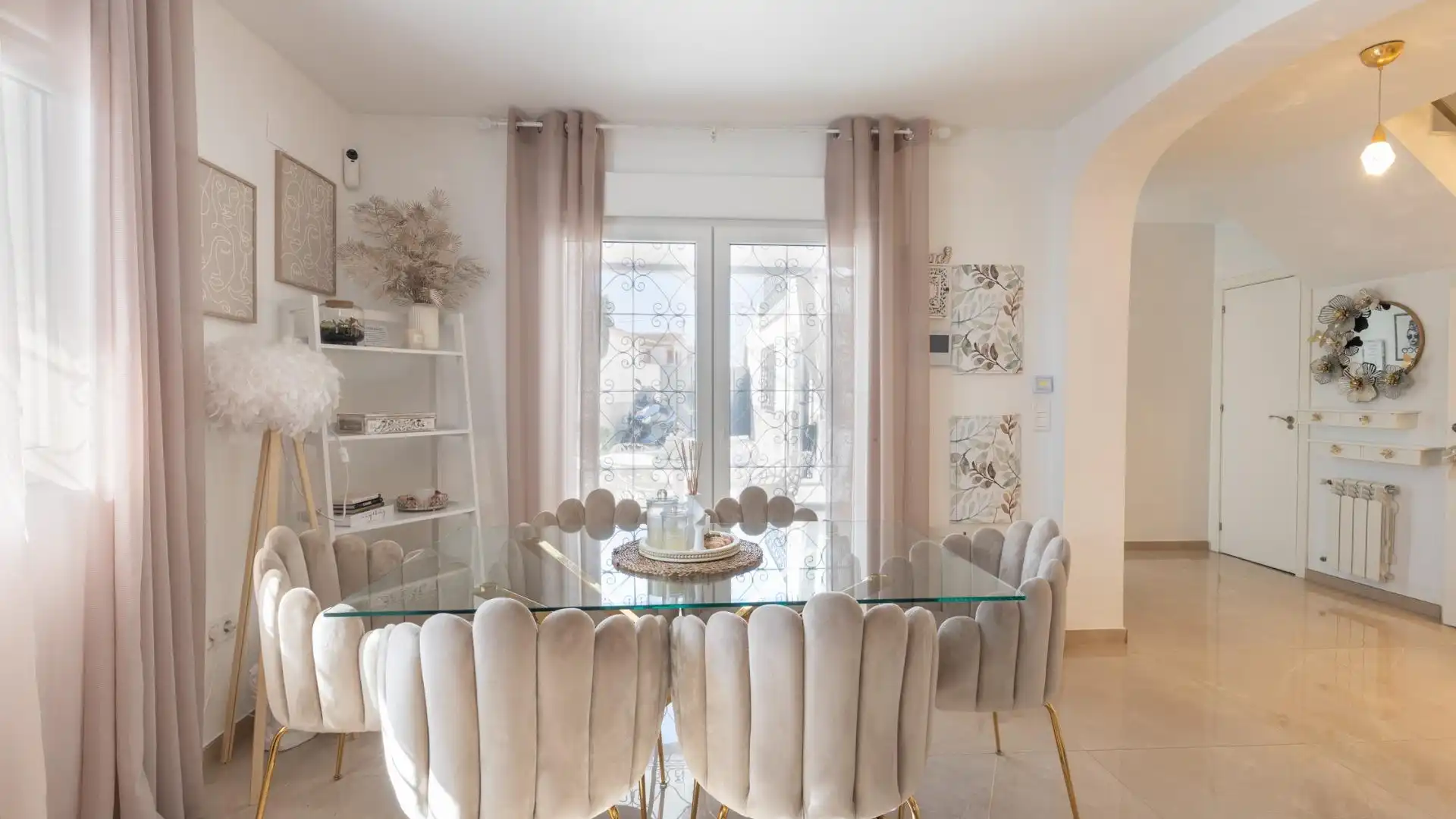 Menjador de Casa o xalet en venda en Peligros amb Aire condicionat, Terrassa i Jacuzzi