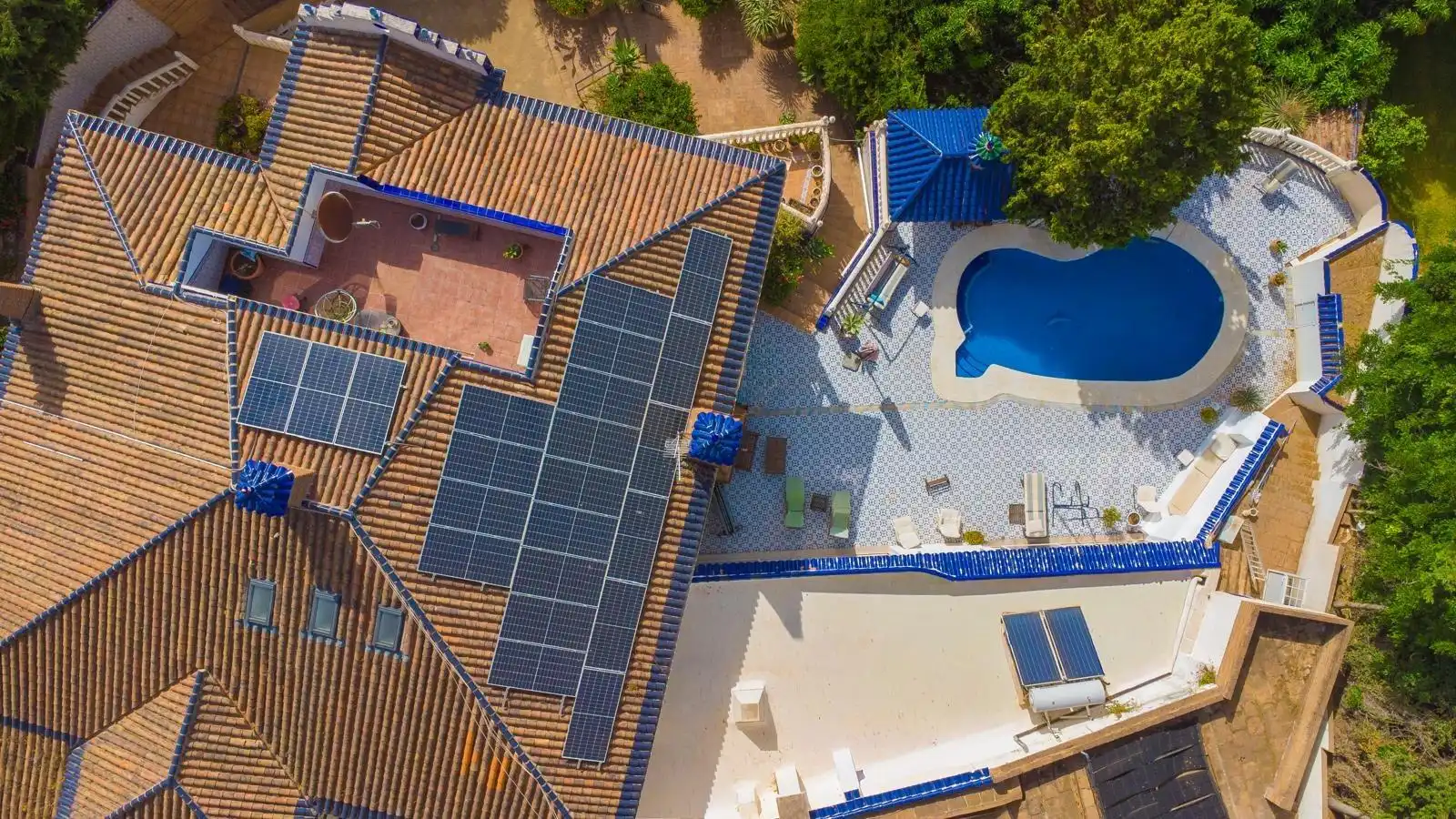 Piscina de Casa o xalet en venda en Benalmádena amb Aire condicionat, Jardí privat i Terrassa