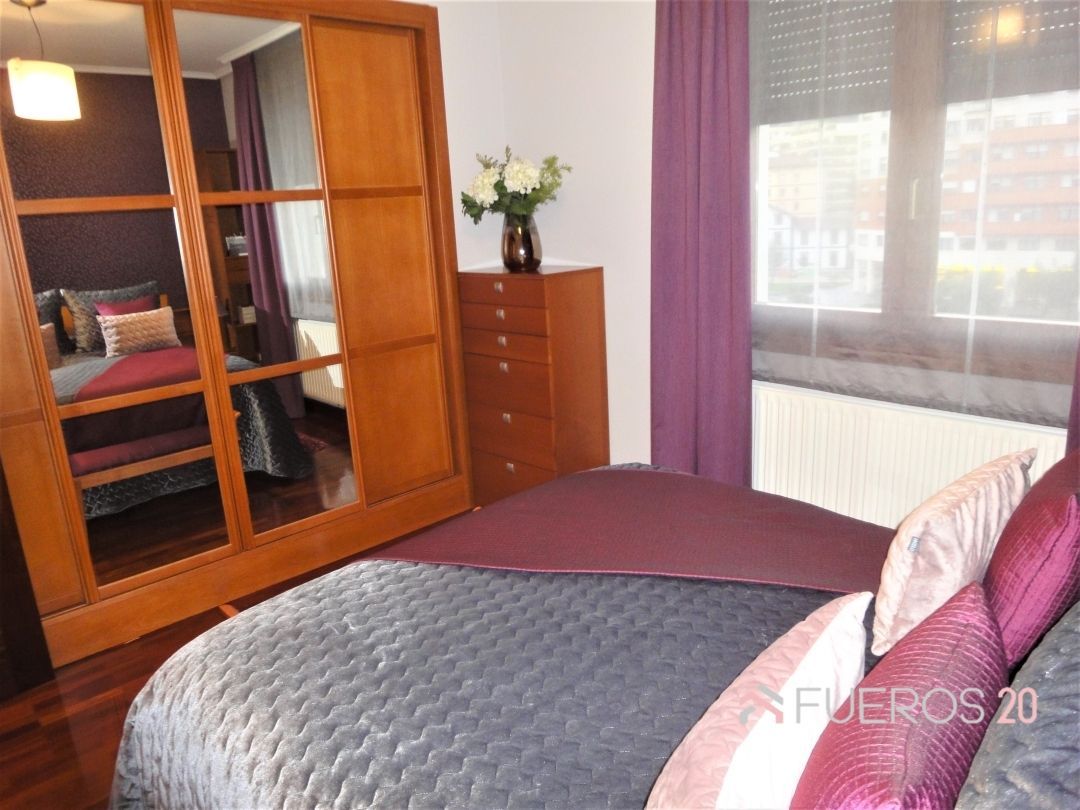 Habitación de Piso en venta en Barakaldo  con Calefacción, Trastero y Amueblado