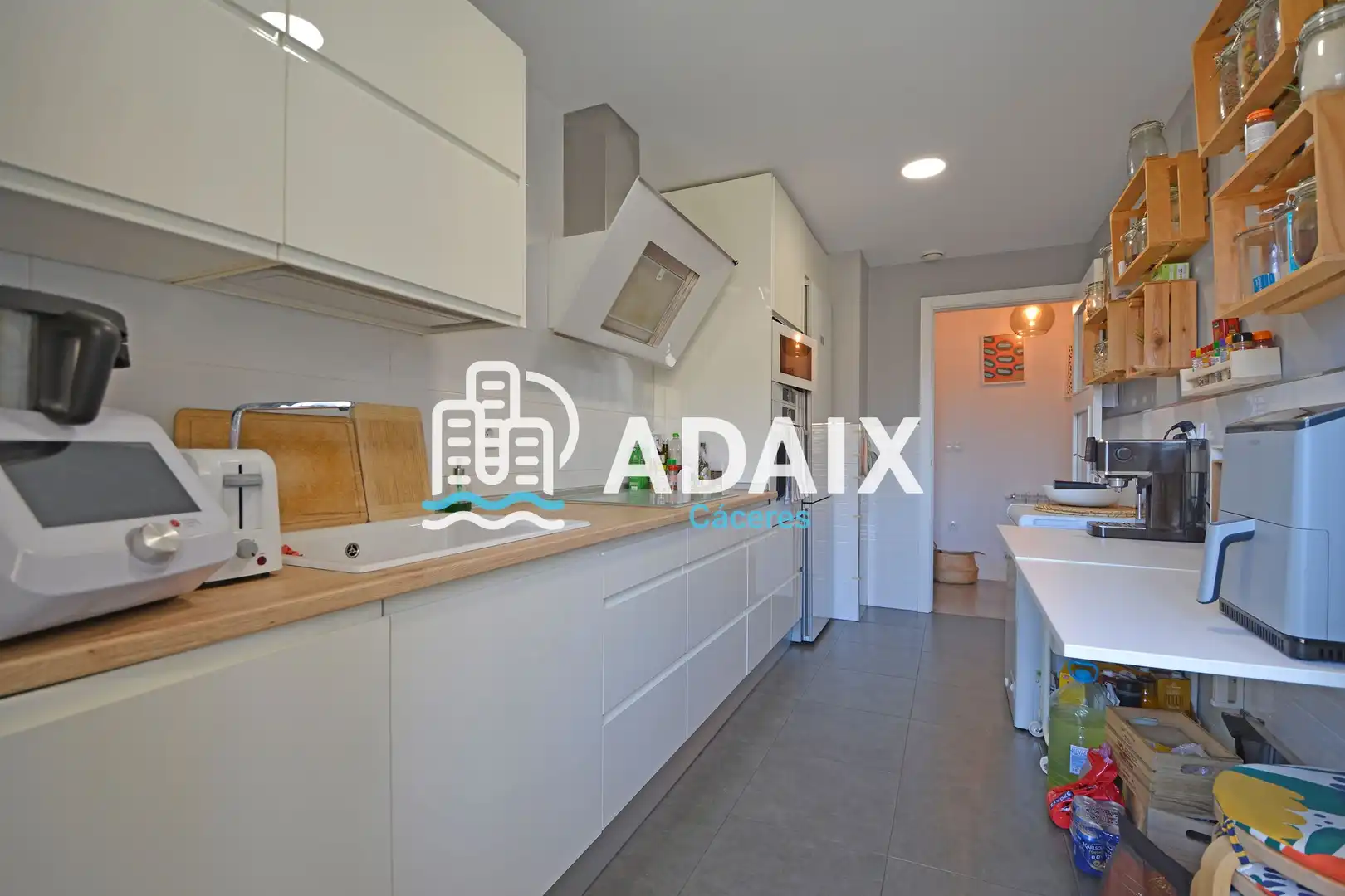 Kitchen of Flat for sale in Cáceres  with Air Conditioner, Heating and Terrace