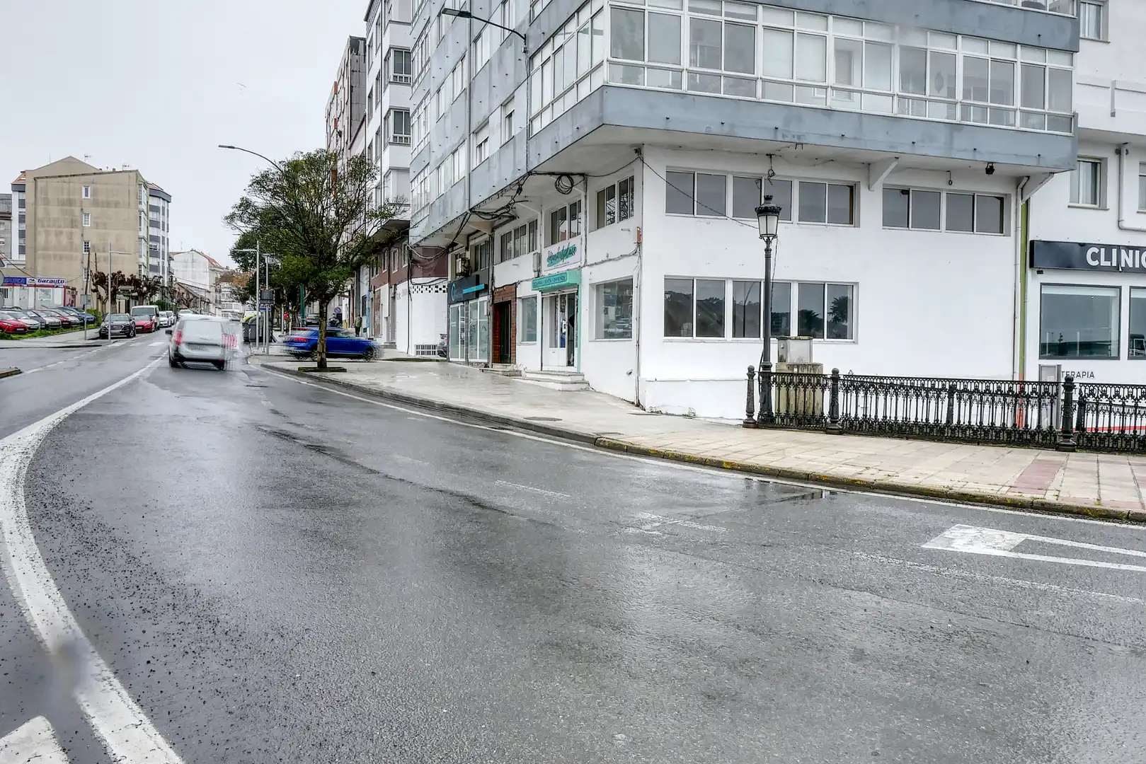 Vista exterior de Local en venda en Ribeira amb Moblat