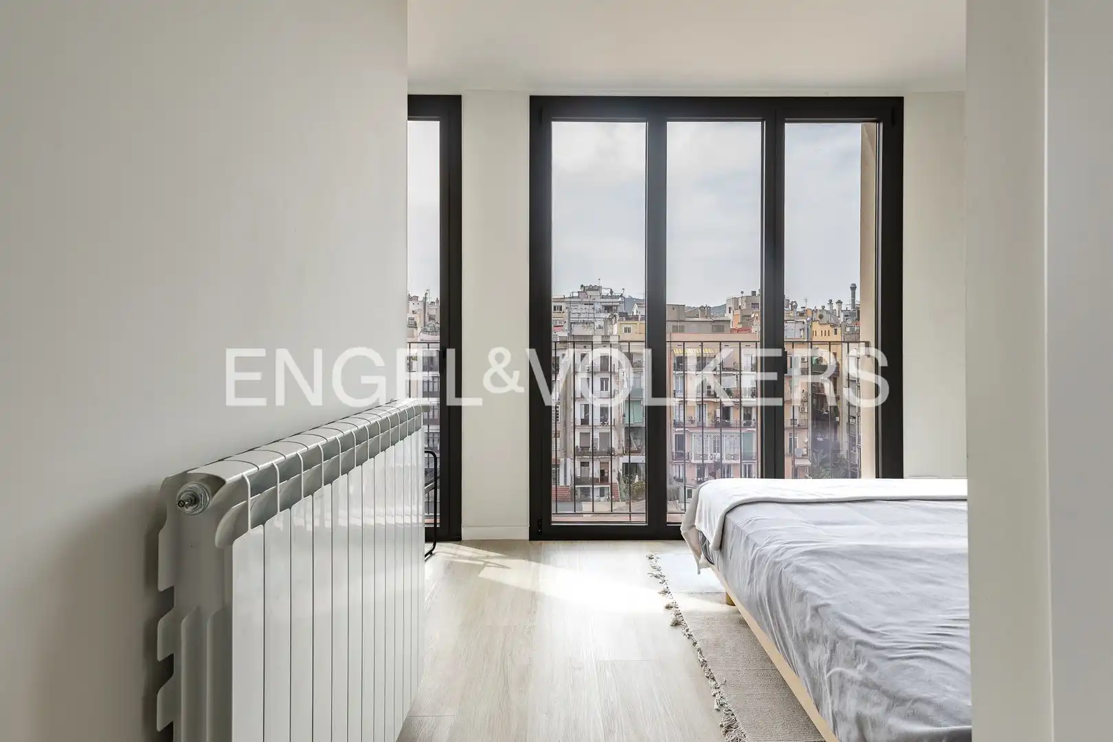 Schlafzimmer von Maisonette zum Verkauf in Barcelona mit Klimaanlage, Heizung und Parkett