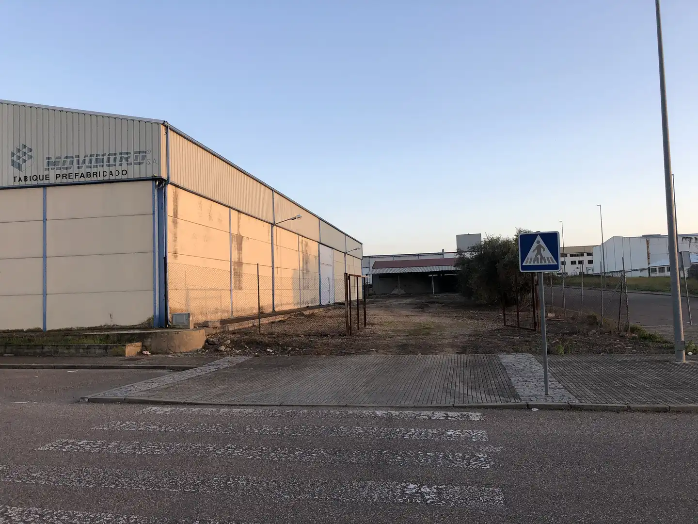 Vista exterior de Nave industrial de alquiler en Villafranca de Córdoba