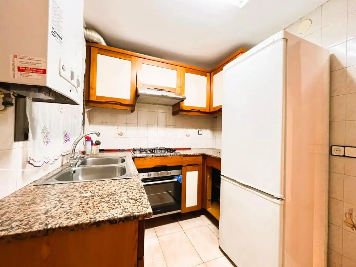 Cocina de Piso en venta en L'Hospitalet de Llobregat con Parquet y Alarma