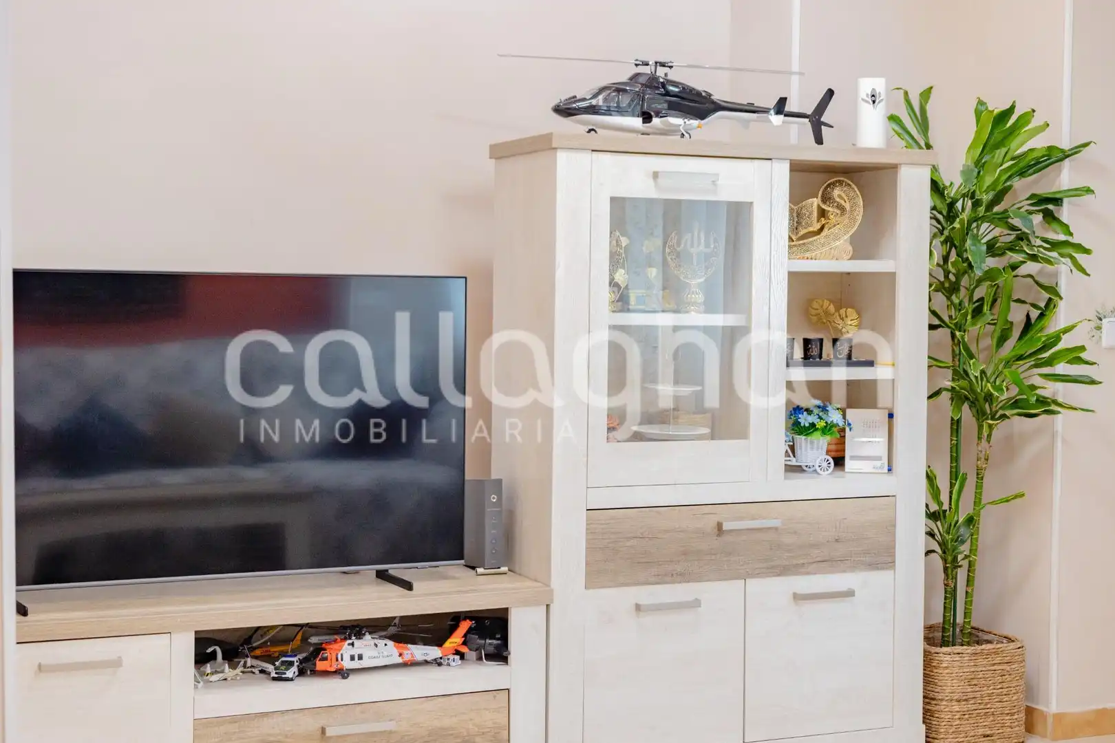 Living room of Flat for sale in Silla  with Air Conditioner, Terrace and Furnished
