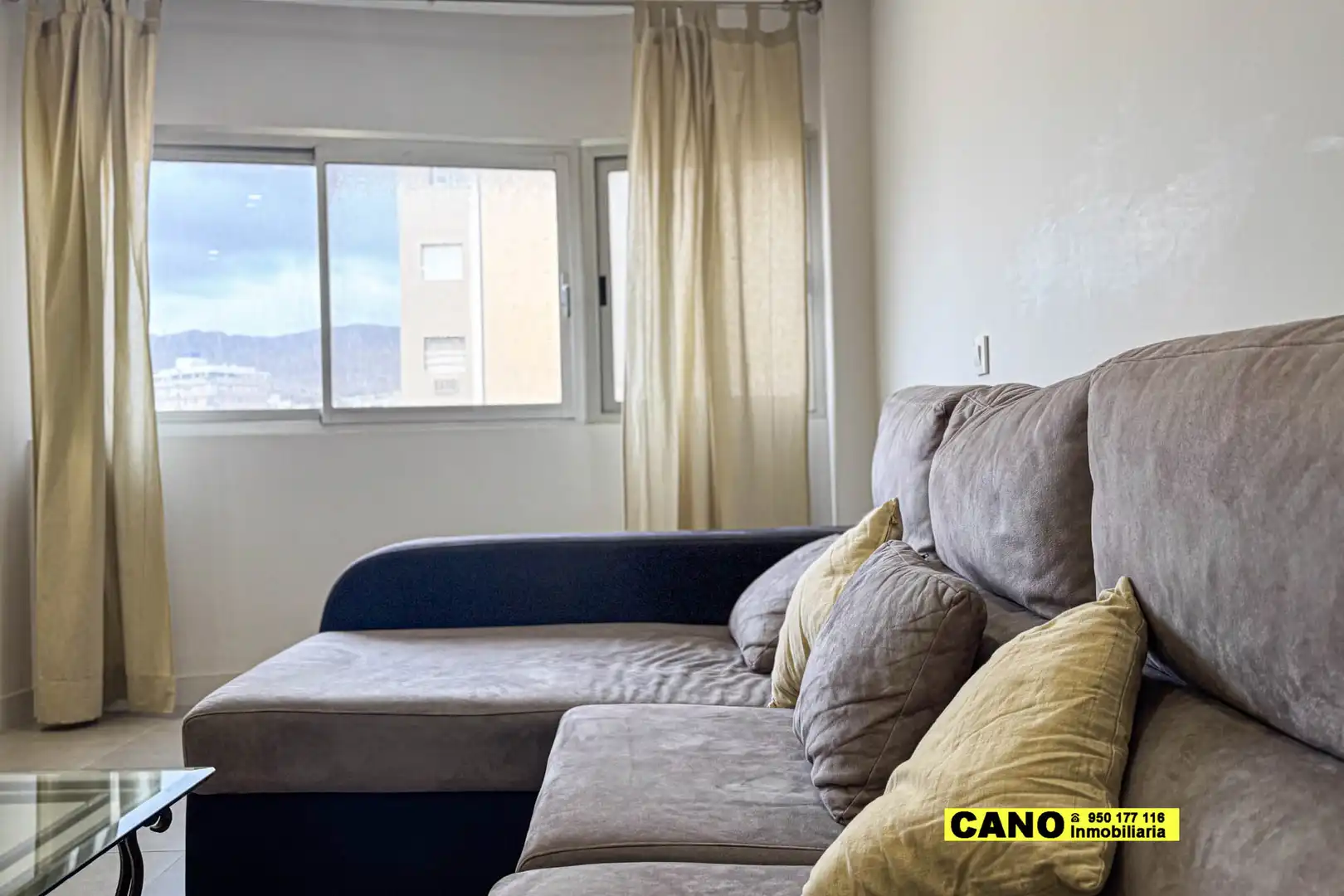 Piso en venta en Paseo de Almeria, Centro