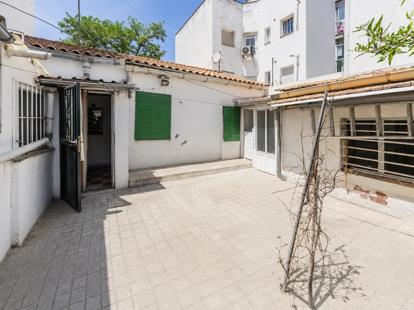Vista exterior de Casa o chalet en venta en Madrid