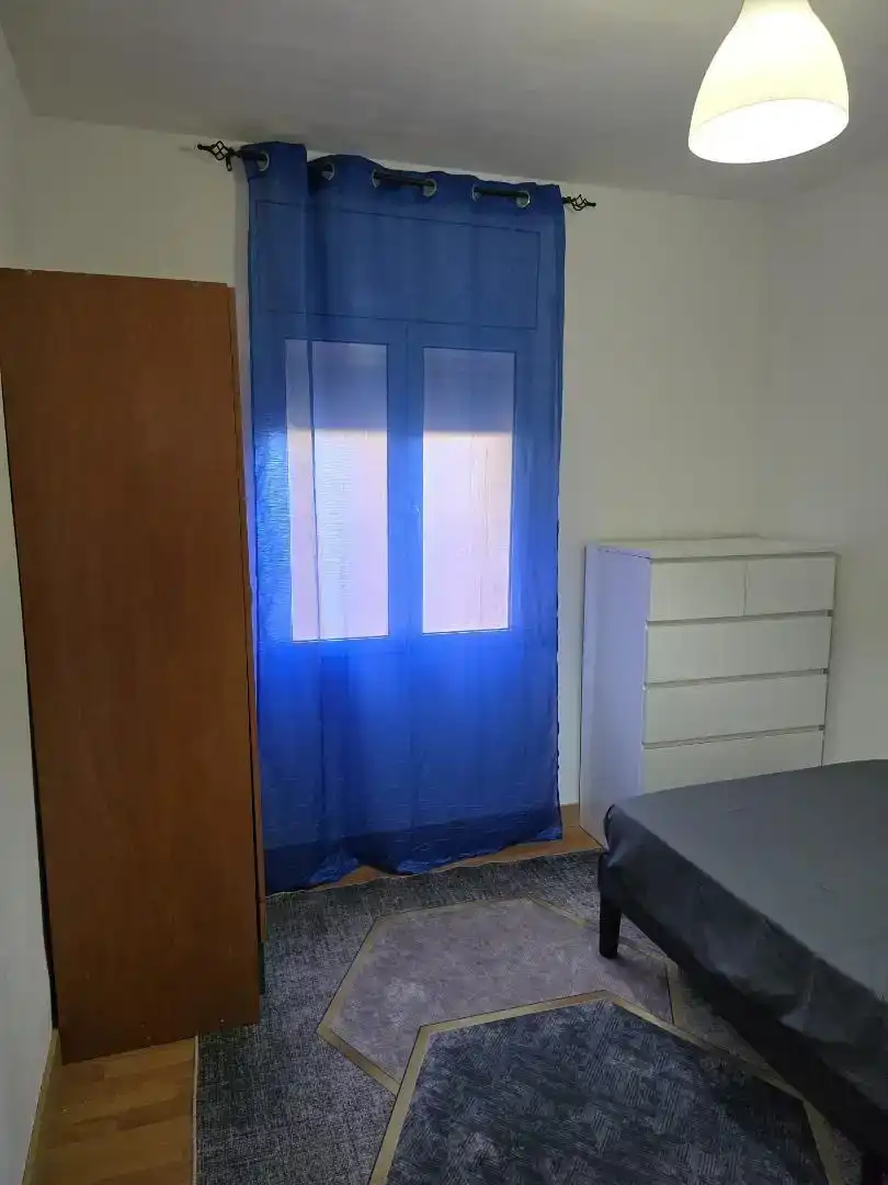 Schlafzimmer von Wohnung zur Miete in Gelida mit Parkett, Möbliert und Ofen