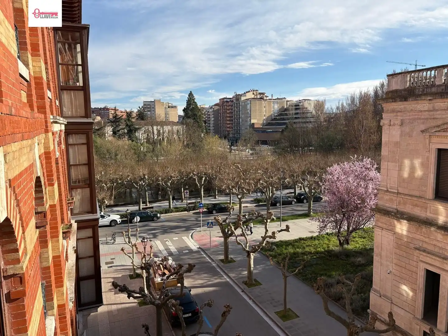 Vista exterior de Piso en venta en Burgos con Calefacción, Terraza y Trastero