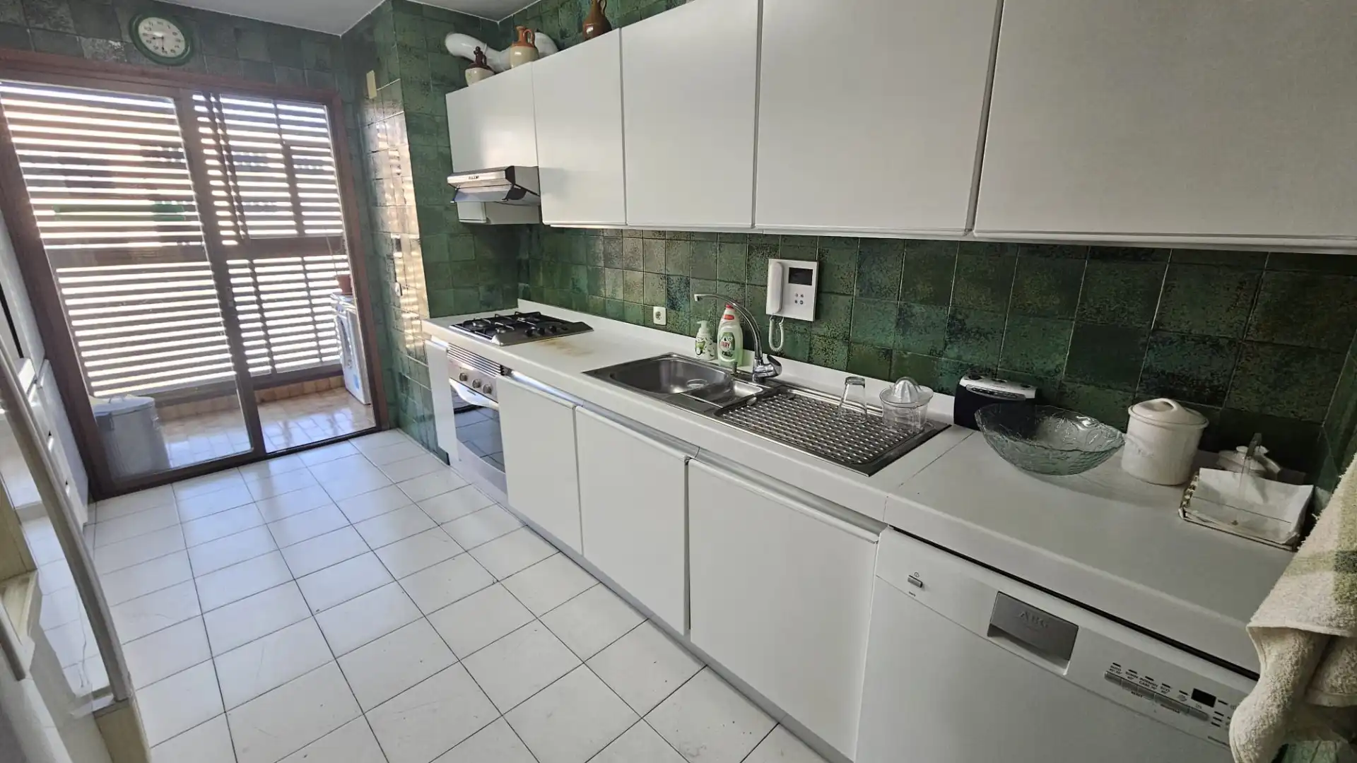 Küche von Wohnung zum Verkauf in Madrid mit Klimaanlage, Heizung und Privatgarten