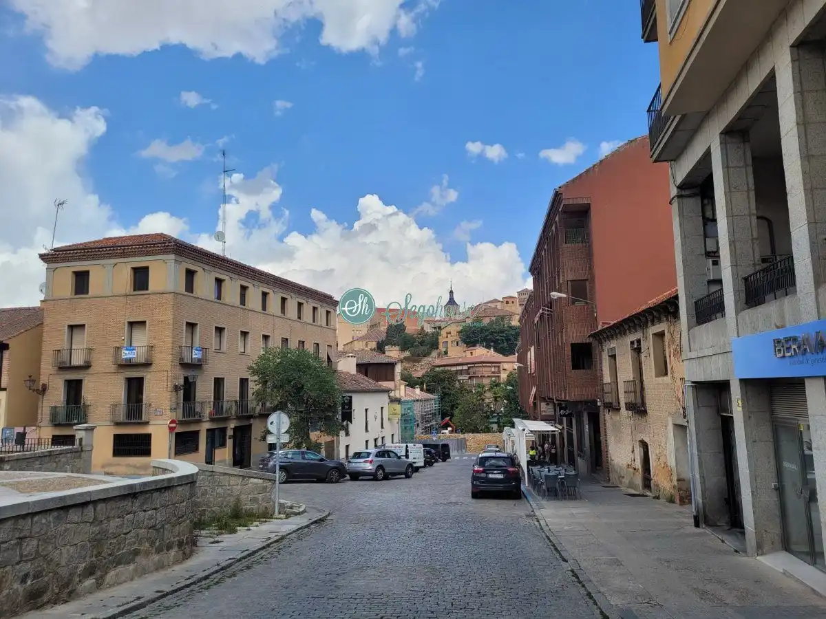 Vista exterior de Piso de alquiler en Segovia con Calefacción y Balcón