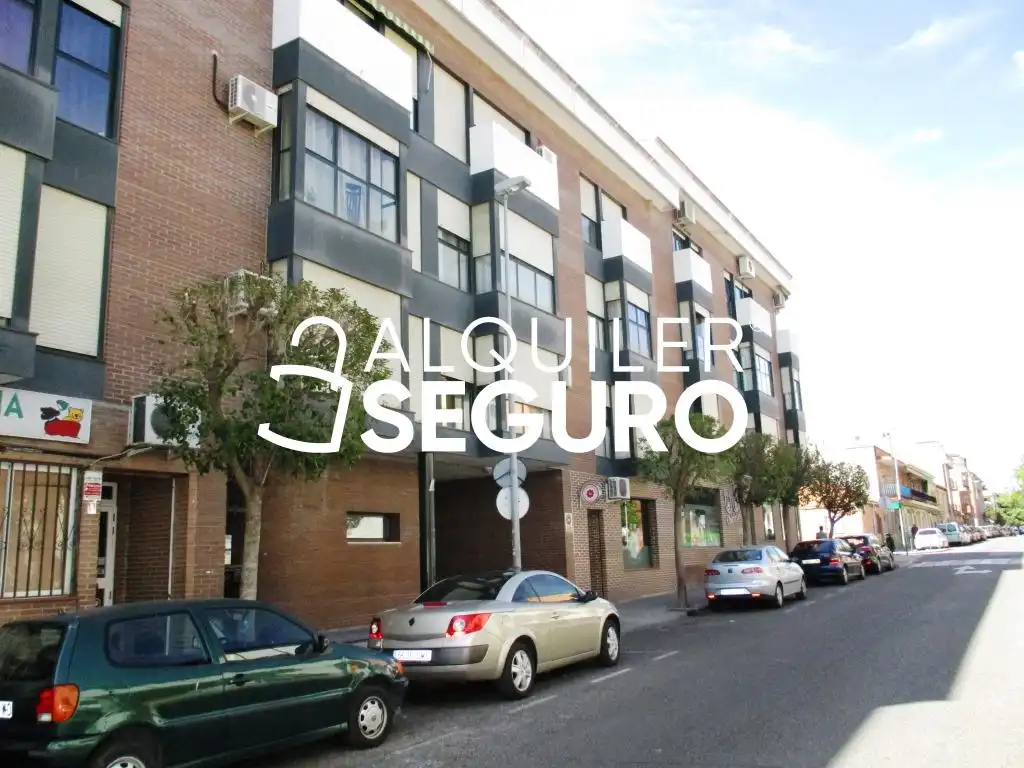 Vista exterior de Pis de lloguer en San Fernando de Henares amb Aire condicionat, Calefacció i Moblat