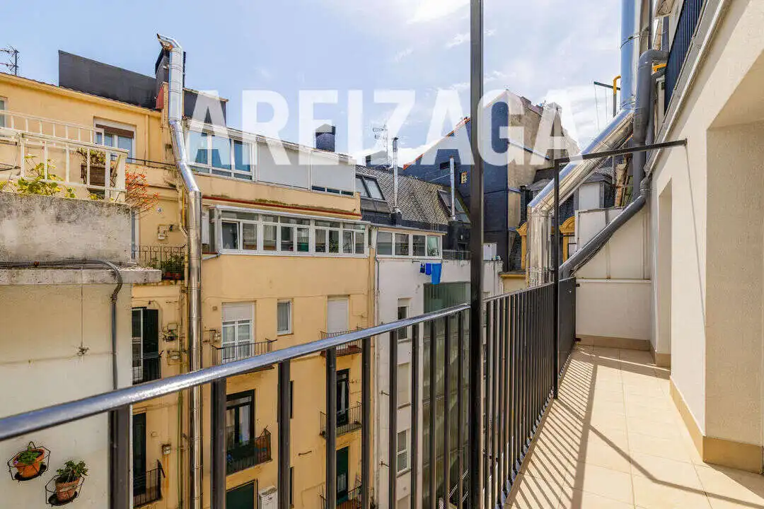 Exterior view of Flat for sale in Donostia - San Sebastián   with Heating and Terrace