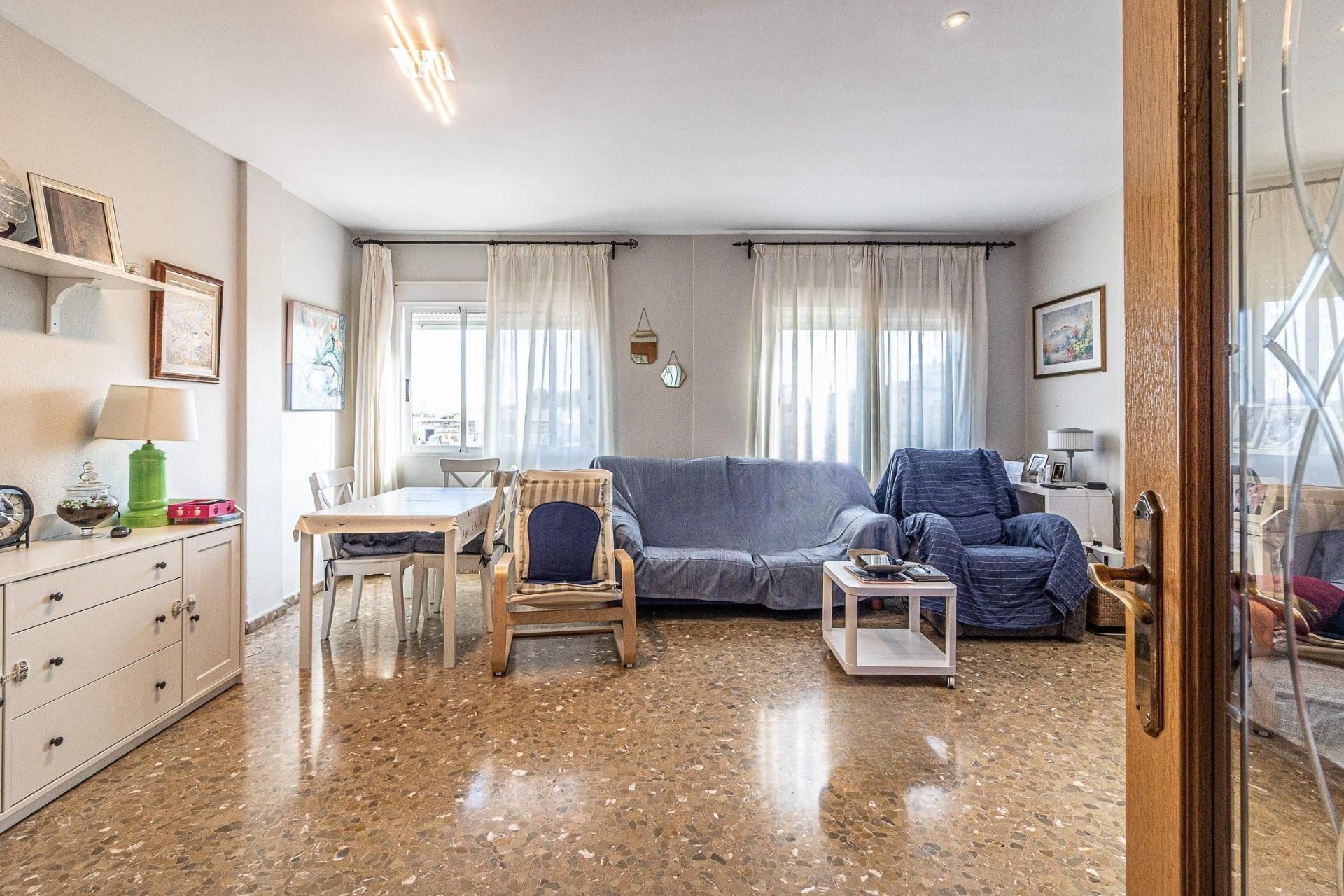 Living room of Single-family semi-detached for sale in L'Alcúdia  with Air Conditioner, Terrace and Storage room