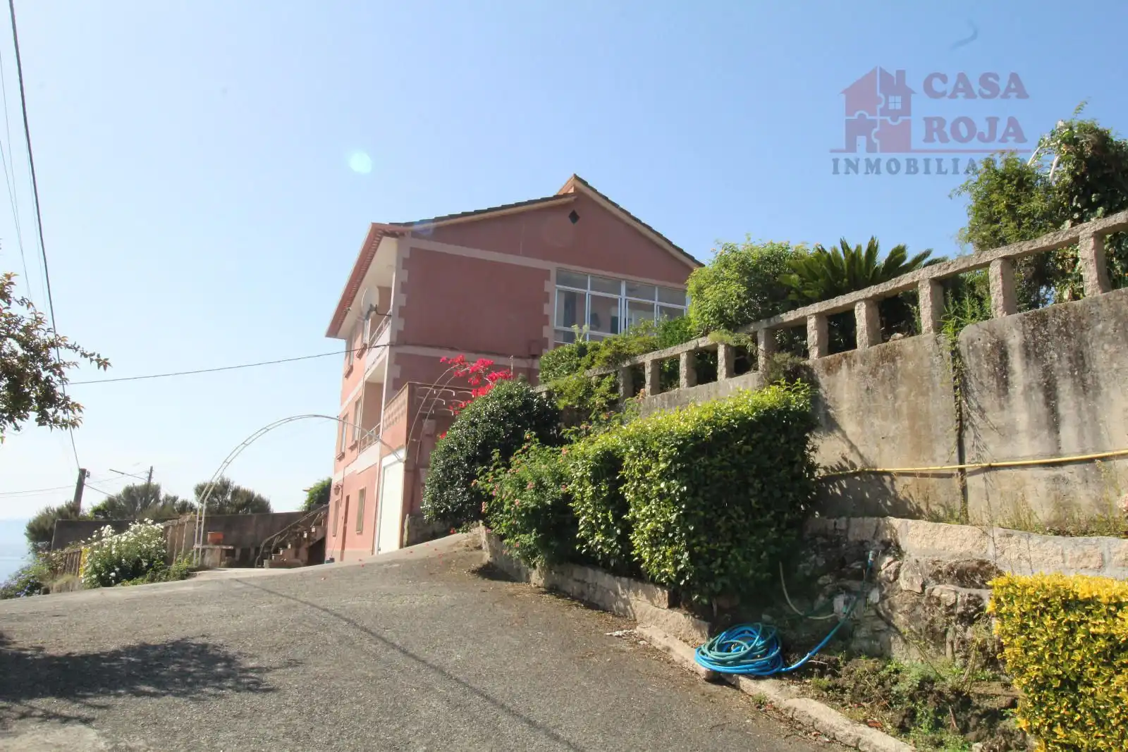 Vista exterior de Casa o xalet en venda en Moaña amb Calefacció, Terrassa i Traster