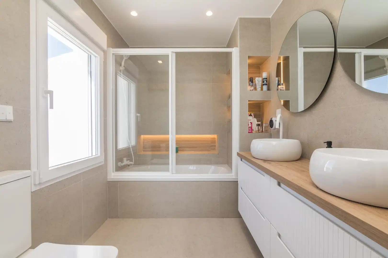 Bathroom of Houses for sale in Elche / Elx  with Air Conditioner, Private garden and Terrace