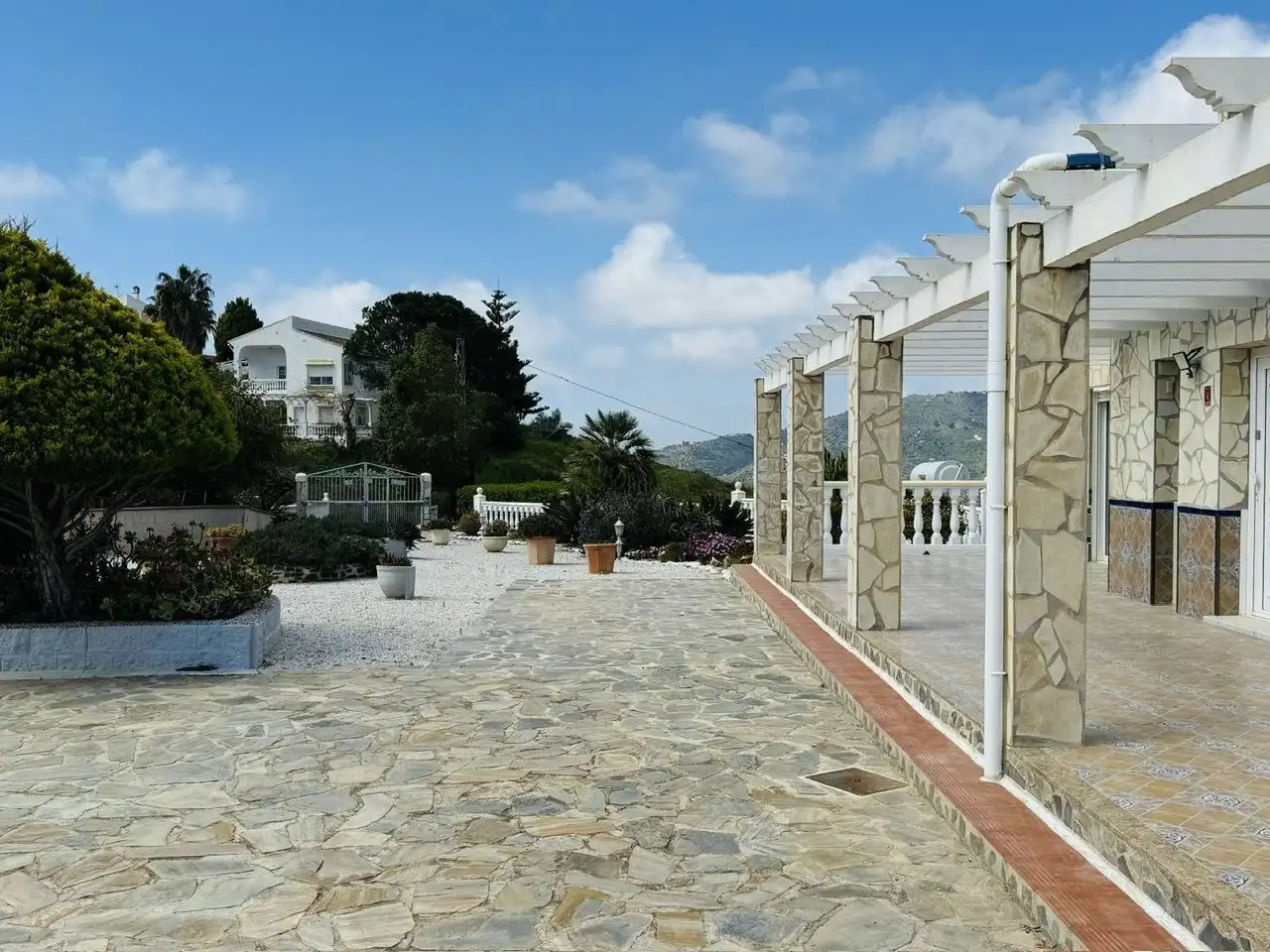 Terrassa de Casa o xalet en venda en Cómpeta amb Aire condicionat, Jardí privat i Piscina