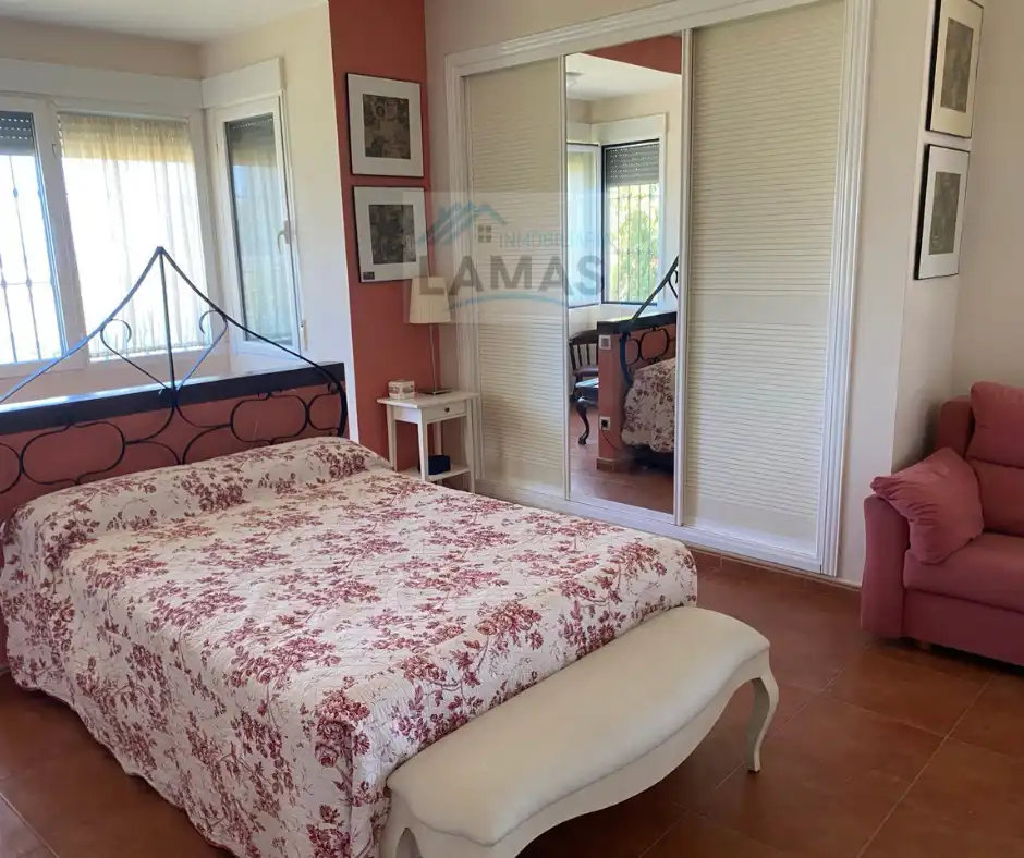 Dormitori de Finca rústica en venda en Navalmoral de la Mata amb Aire condicionat, Calefacció i Jardí privat