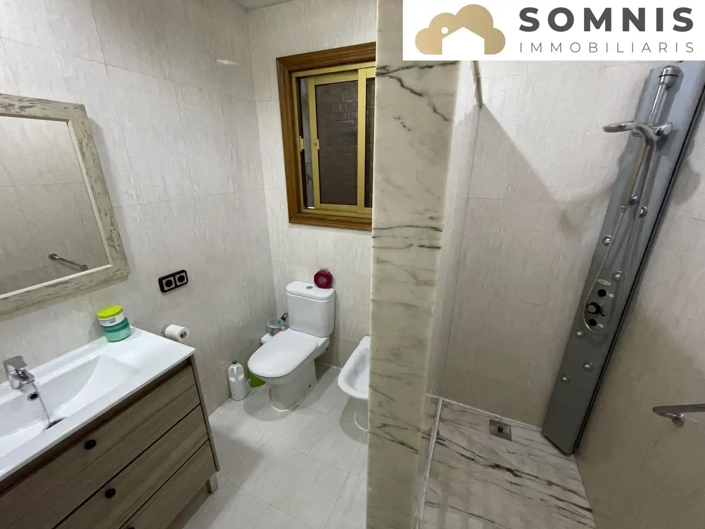 Casa adosada en venta en Les Arenes - La Grípia Can Montllor