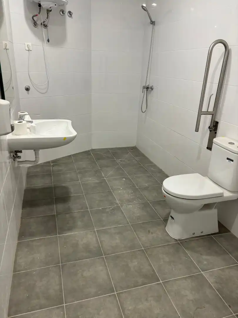 Badezimmer von Fabrikhallen zur Miete in Pontevedra Capital 