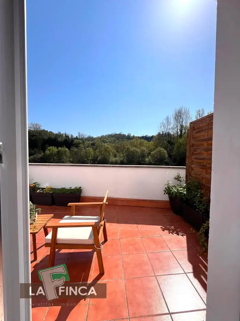 Terraza de Piso en venta en Oviedo  con Calefacción, Terraza y Trastero