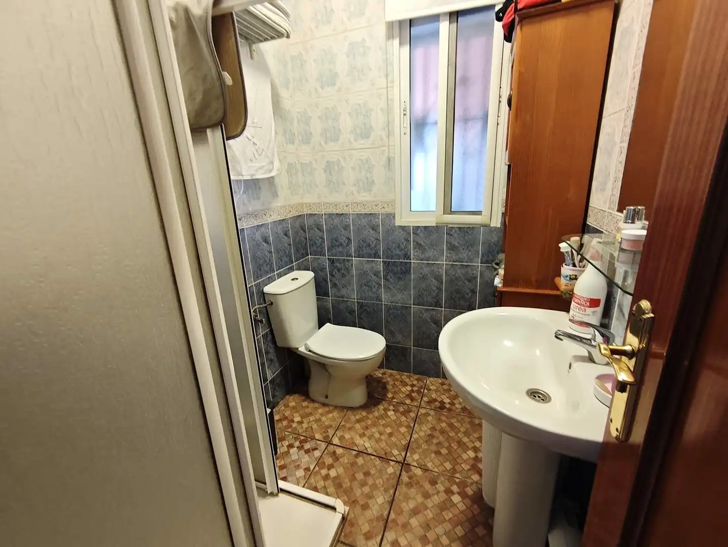 Baño de Finca rústica en venta en Arroyo de San Serván con Aire acondicionado, Calefacción y Jardín privado