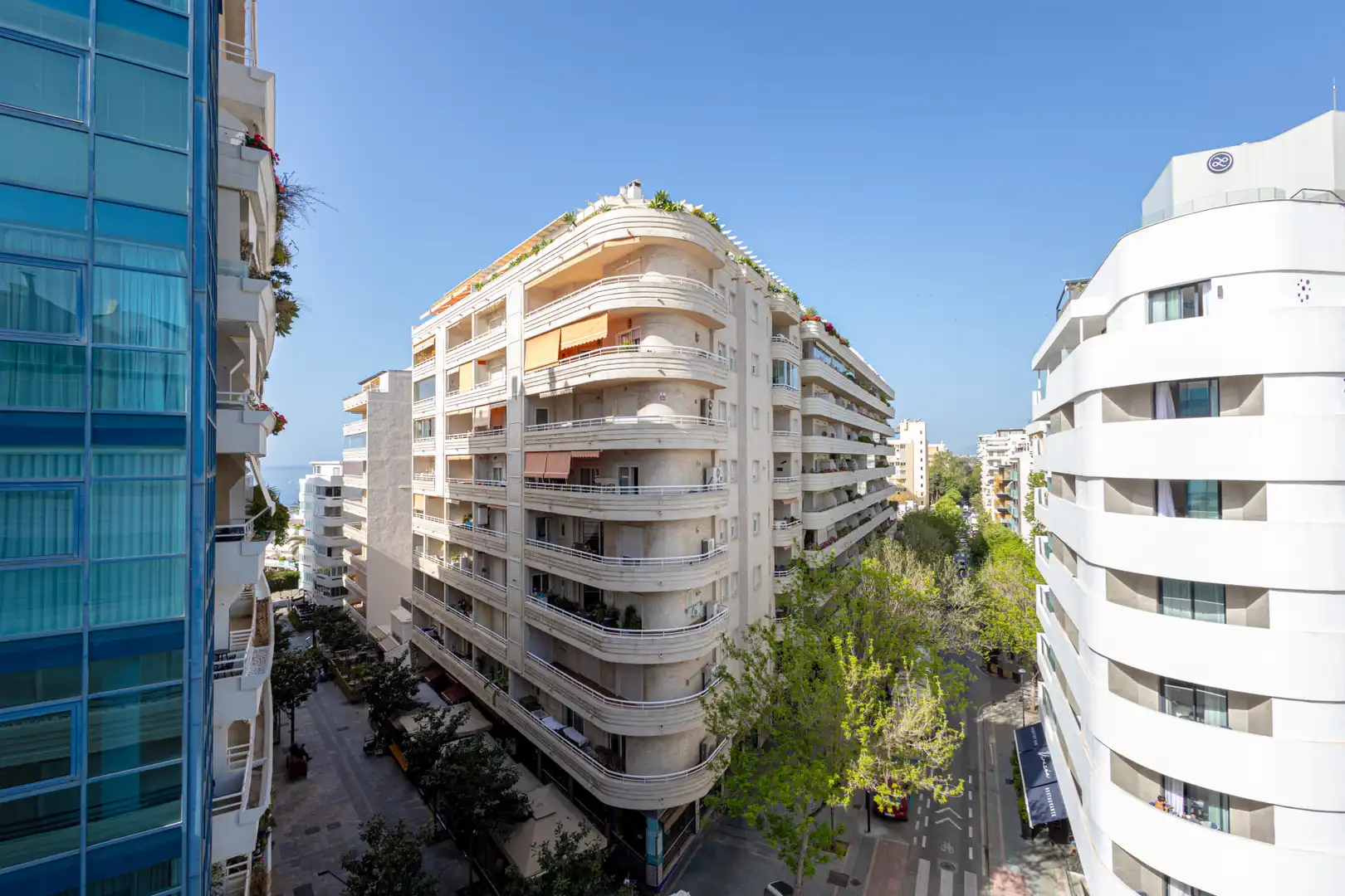 Vista exterior de Ático en venta en Marbella con Aire acondicionado, Calefacción y Terraza