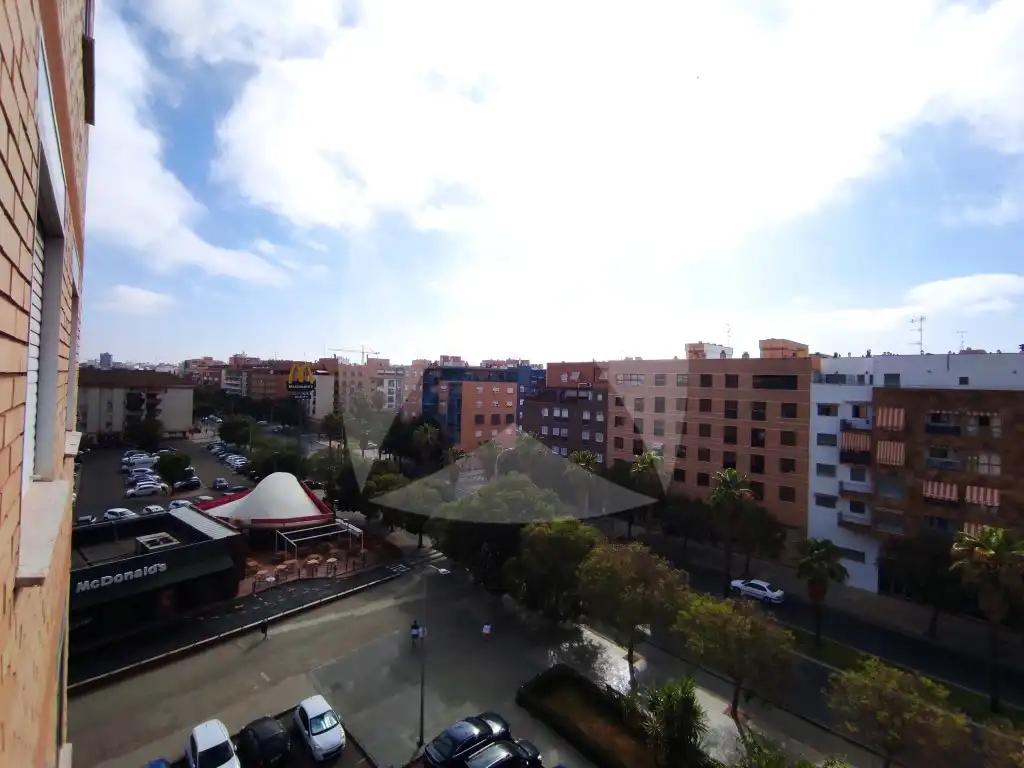 Vista exterior de Pis de lloguer en Badajoz amb Terrassa, Moblat i Rentadora