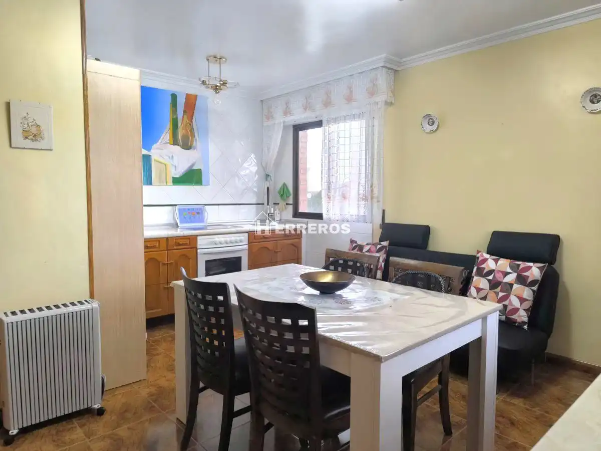 Chalet con jardín en venta en revilla, imagen 10