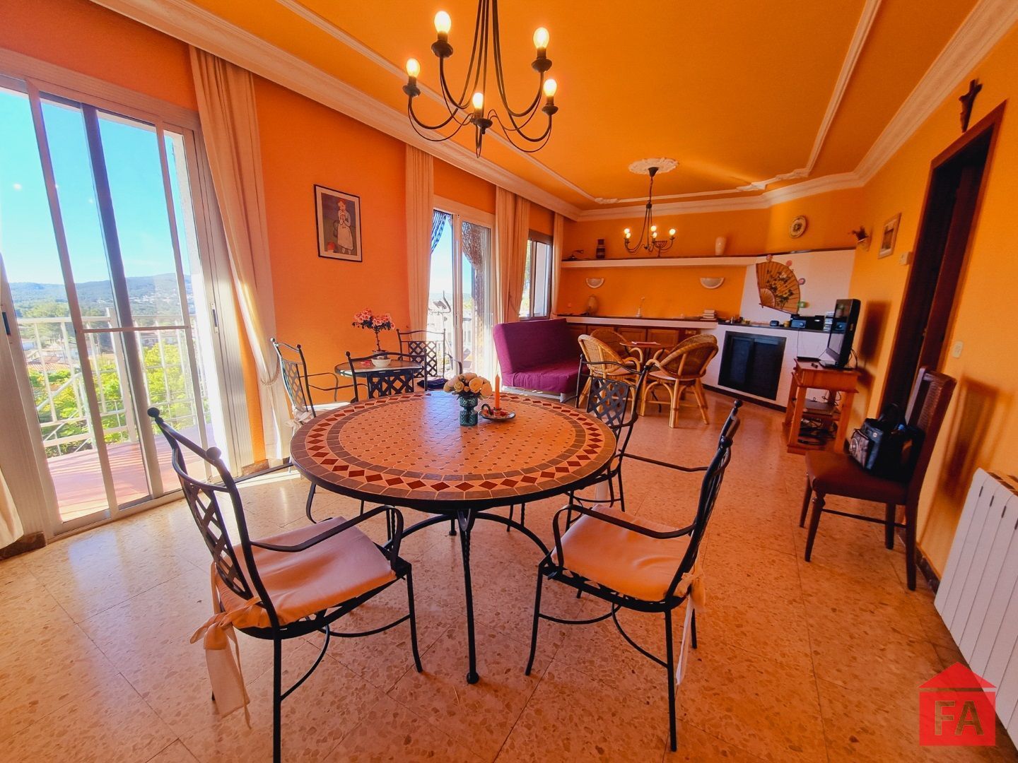 Menjador de Casa o xalet en venda en La Bisbal del Penedès amb Calefacció, Terrassa i Traster