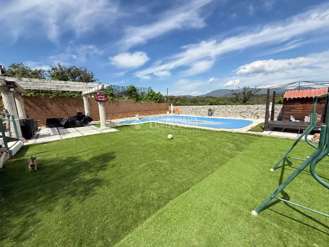 Swimming pool of Houses for sale in Cardiel de los Montes  with Air Conditioner and Heating