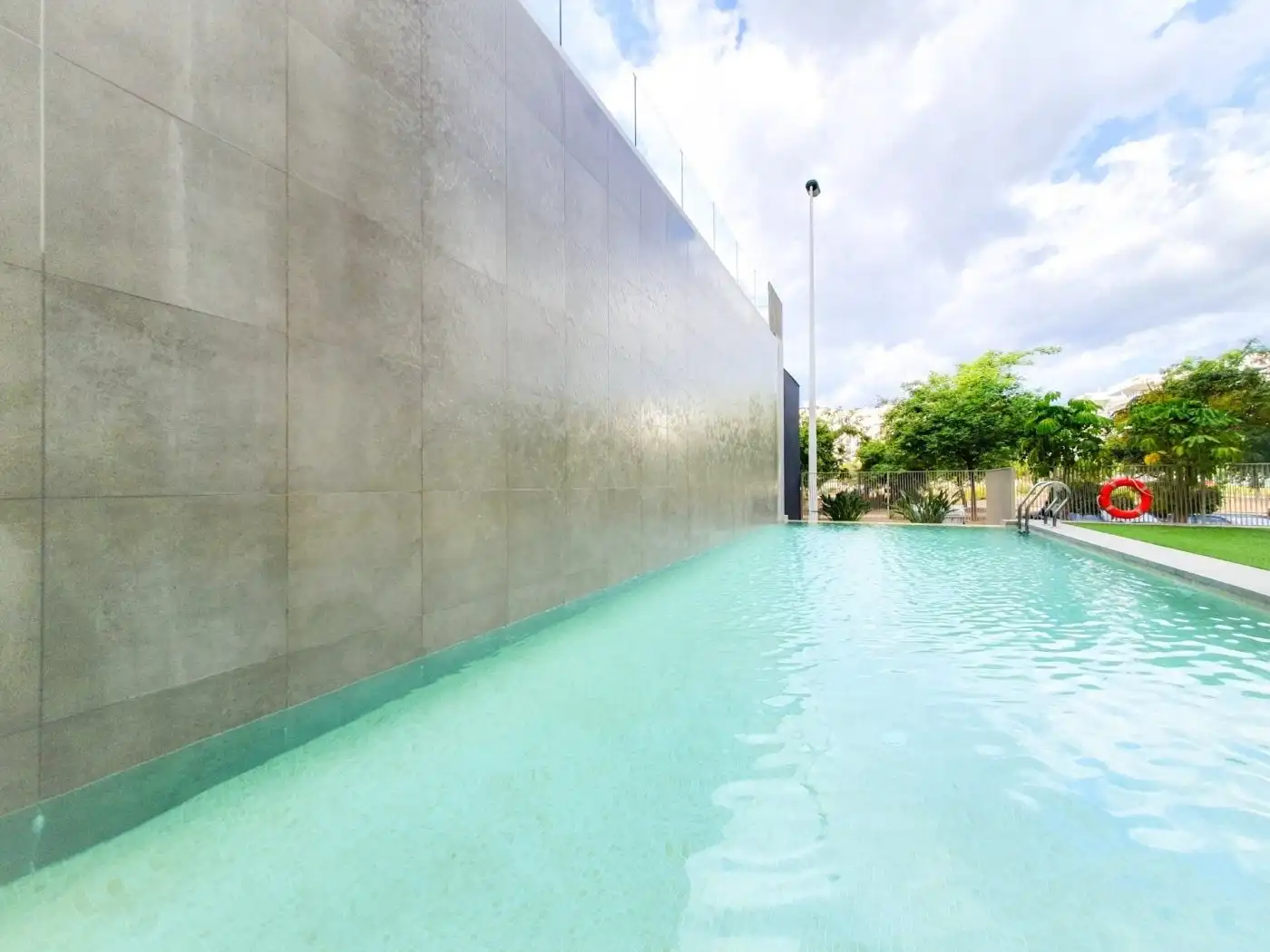 Piscina de Pis en venda en Elche / Elx amb Aire condicionat, Calefacció i Jardí privat