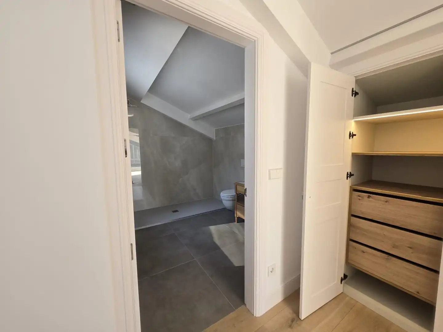 Baño de Ático en venta en Vigo  con Calefacción y Terraza