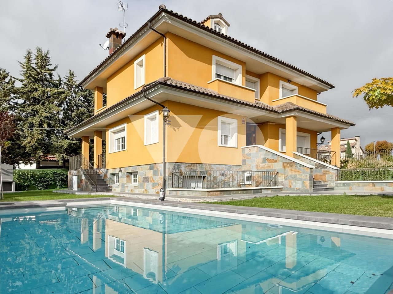 Vista exterior de Casa o chalet en venta en Villanueva del Pardillo con Calefacción, Jardín privado y Terraza