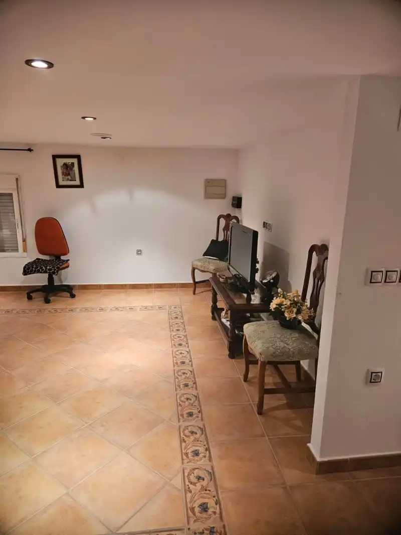 Maisonette zum Verkauf in Casar de Cáceres mit Klimaanlage, Heizung und Privatgarten