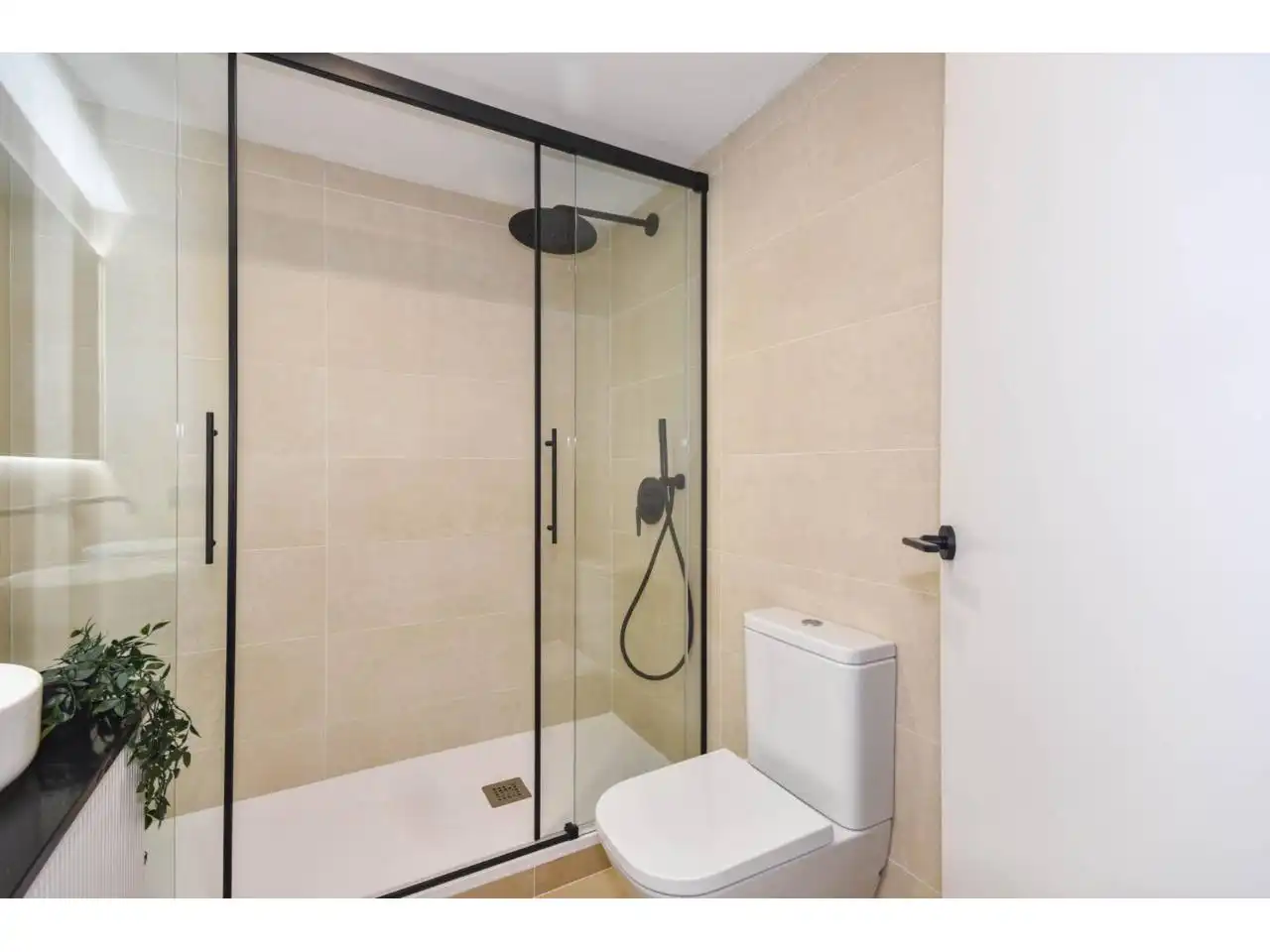 Baño de Piso en venta en Barcelona con Calefacción, Parquet y Balcón