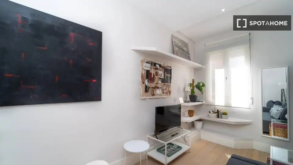 Living room of Flat for rent in Madrid  with Air Conditioner, Heating and Furnished