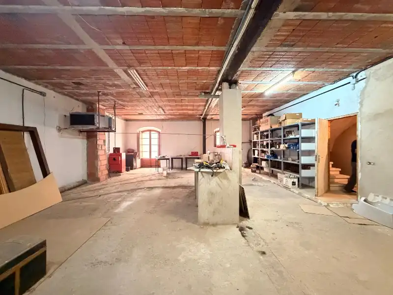Edificio en venta en La Bisbal d'Empordà