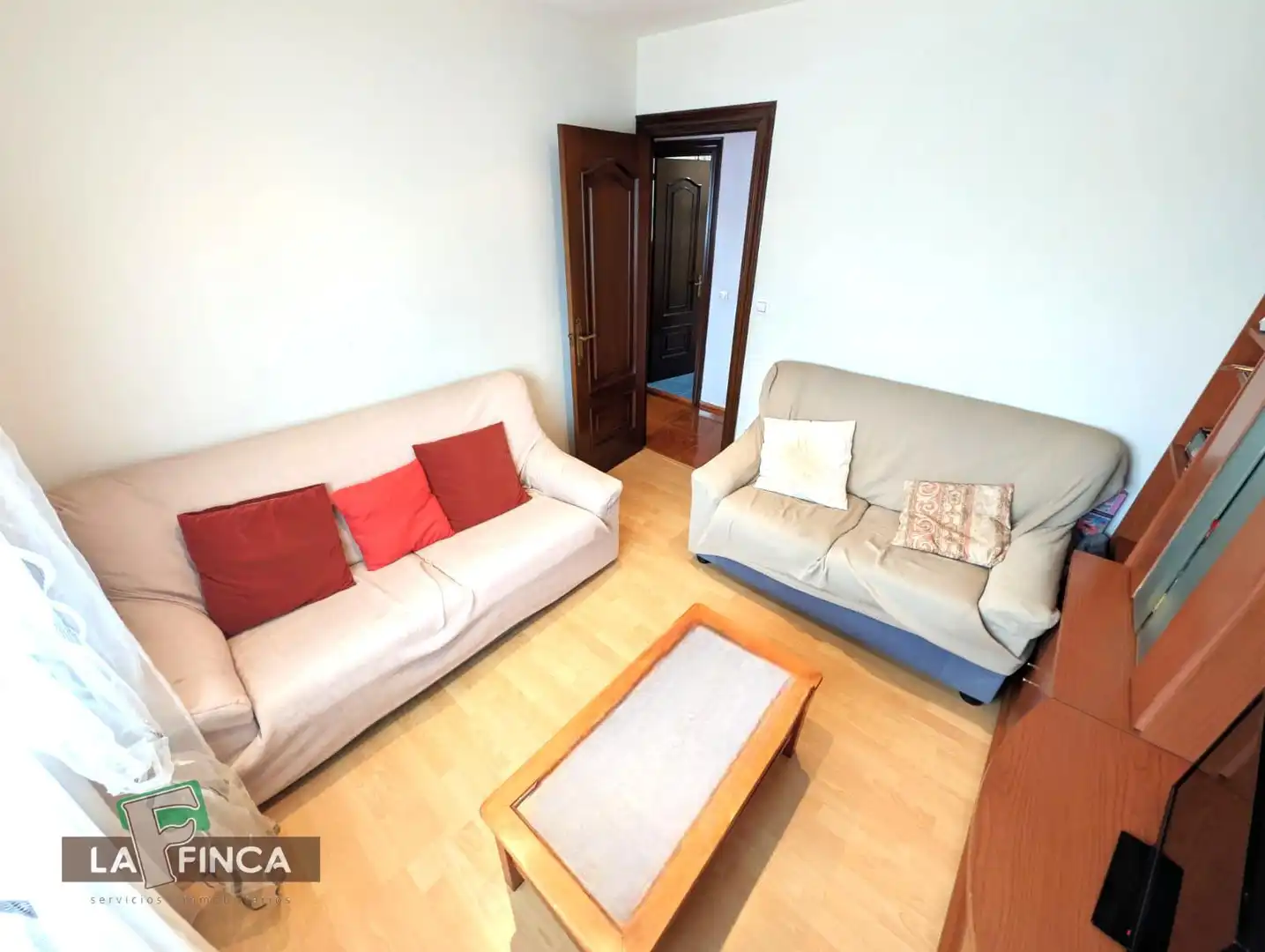 Casa o xalet en venda a LAS GARDENIAS, HUCA - La Cadellada