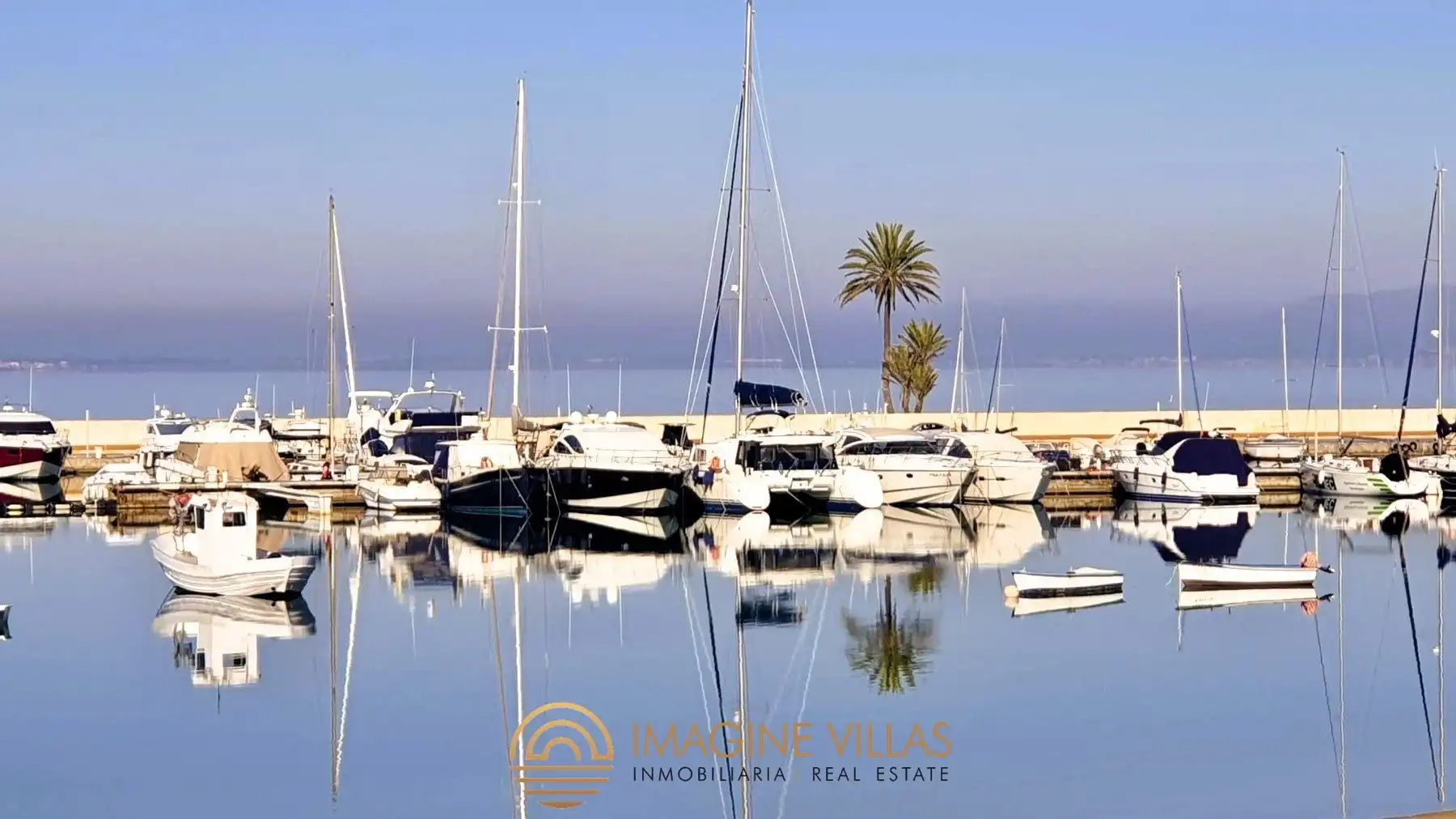 Vista exterior de Apartamento en venta en La Manga del Mar Menor con Amueblado y Piscina comunitaria