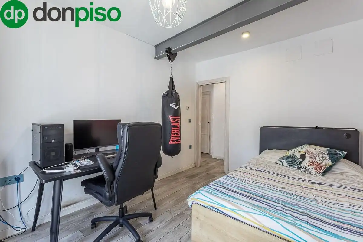 Bedroom of Houses for sale in Granada  with Heating and Terrace