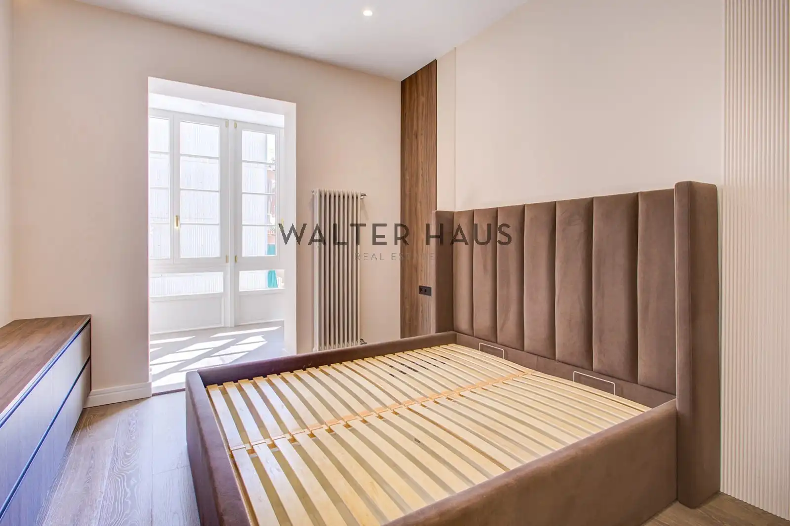 Schlafzimmer von Wohnung zum Verkauf in Barcelona mit Klimaanlage und Heizung