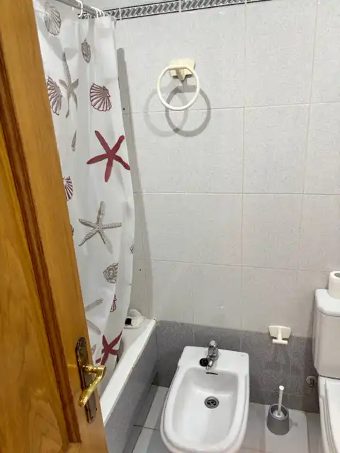 Badezimmer von Wohnungen zum Verkauf in Tossa de Mar mit Klimaanlage, Heizung und Terrasse