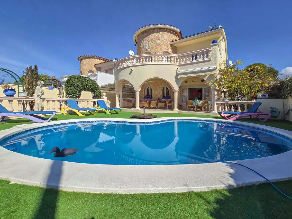 Jardí de Casa o xalet en venda en Empuriabrava amb Calefacció i Jardí privat