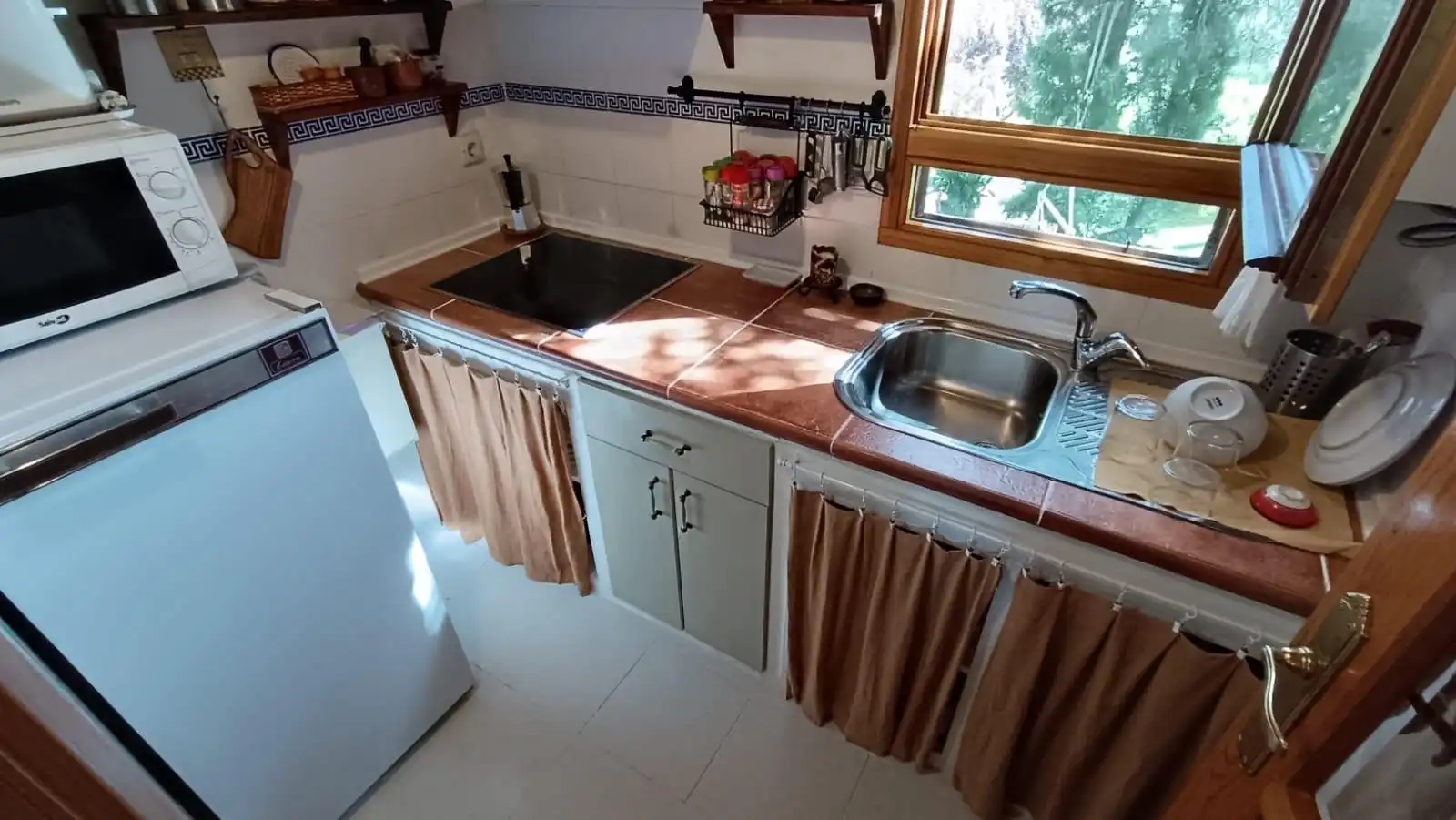Cuina de Casa o xalet en venda en Palacios del Pan amb Calefacció, Jardí privat i Terrassa