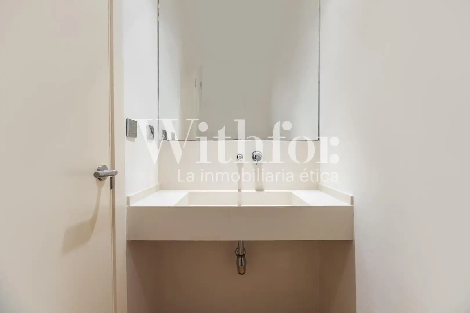 Bathroom of Attic for sale in Barcelona  with Air Conditioner, Heating and Terrace