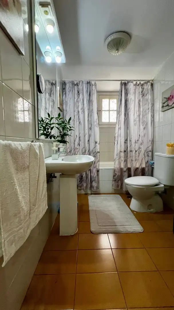 Baño de Piso en venta en Adeje con Calefacción y Amueblado